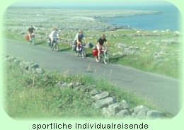 Individualreisende  bei Doolin, County Clare.