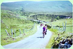 Unsere Radtour verläuft auf schmalen Straßen durch eine wilde Berglandschaft!